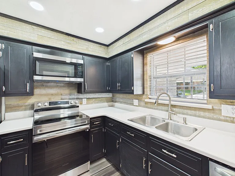 6308 NW Taylor Ave — Photo 8