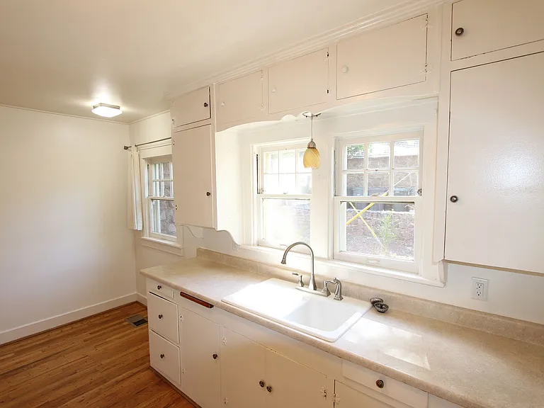 209 E Dale Ave — Photo 8