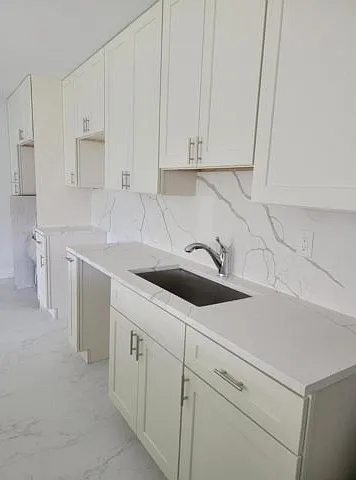 240 SW 7th St — Photo 7