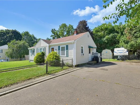 63 Taft St, Coventry, RI 02816