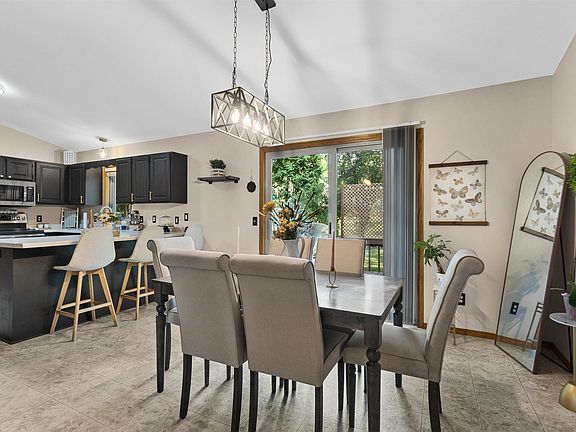 4th image of 5 Waywood Cir