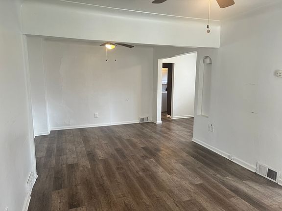 2nd image of 1323 E Hayes Ave
