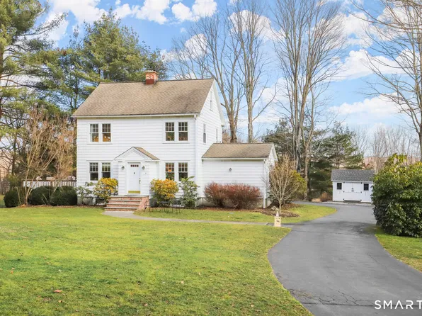 4 Kay Lane, Newtown, CT 06470