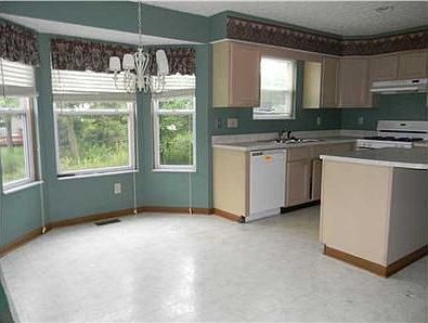 5th image of 297 Hampton Park N