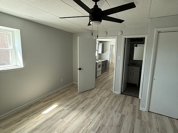 5th image of 701 Main St #1