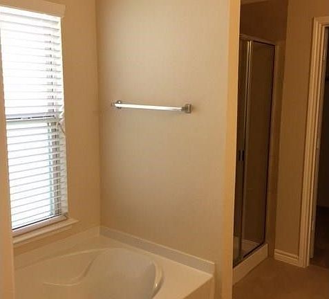 4th image of 2412 Jill Creek Dr