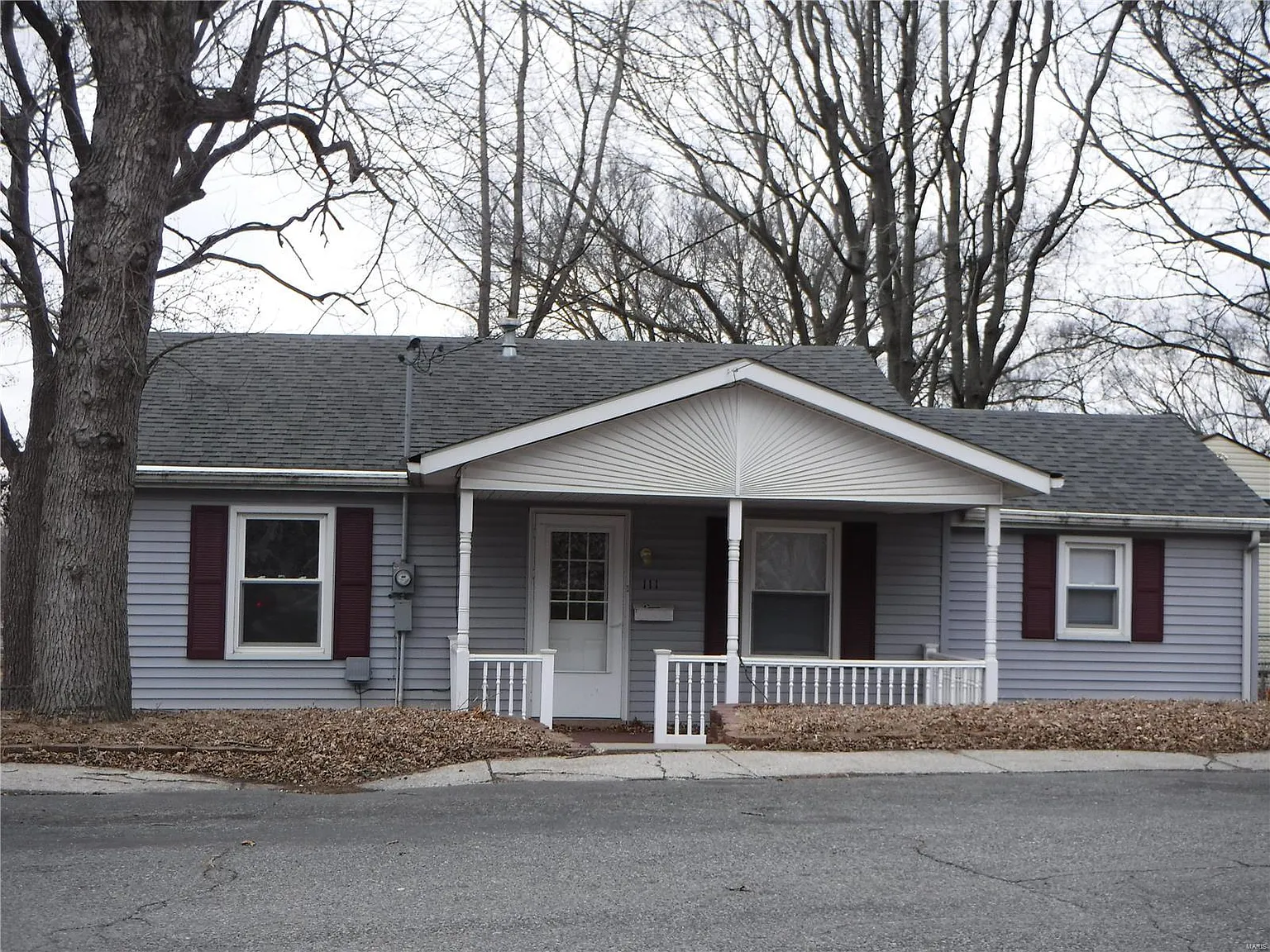 111 Cardot St photo 1