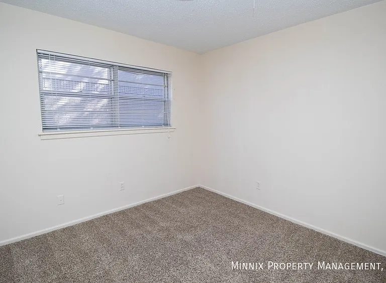 4414 52nd St — Photo 23