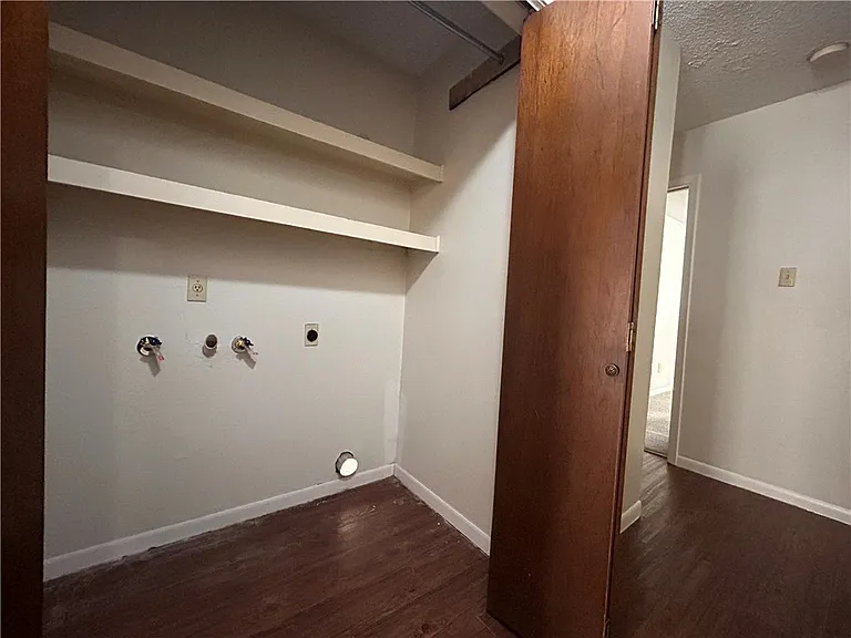 4217 Acushnet Dr #D — Photo 20