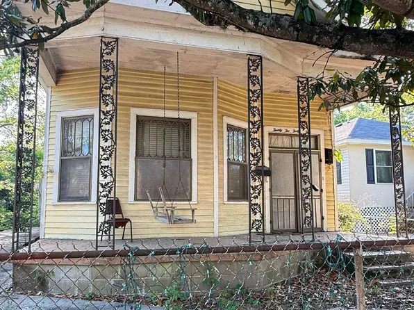 2245 Thomas H Delpit Dr, Baton Rouge, LA 70802