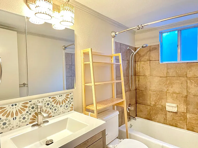 1700 E Side Dr #B — Photo 12