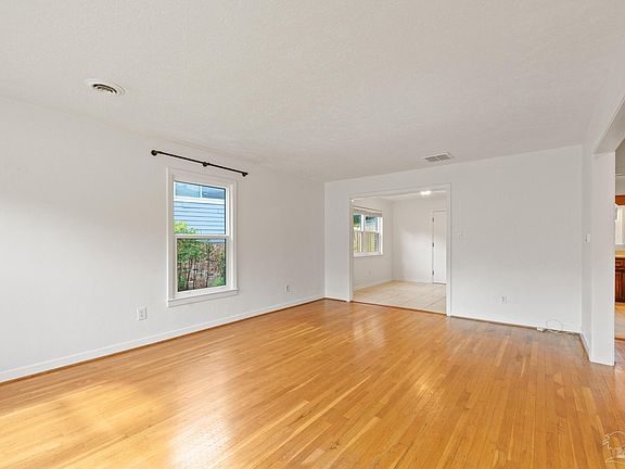 5th image of 230 Euclid St
