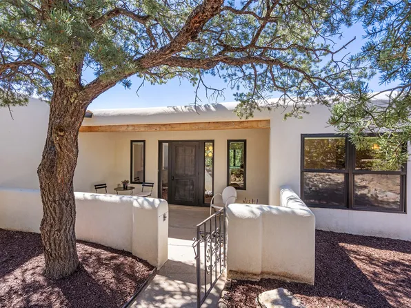 105 Cibola Cir, Santa Fe, NM 87505
