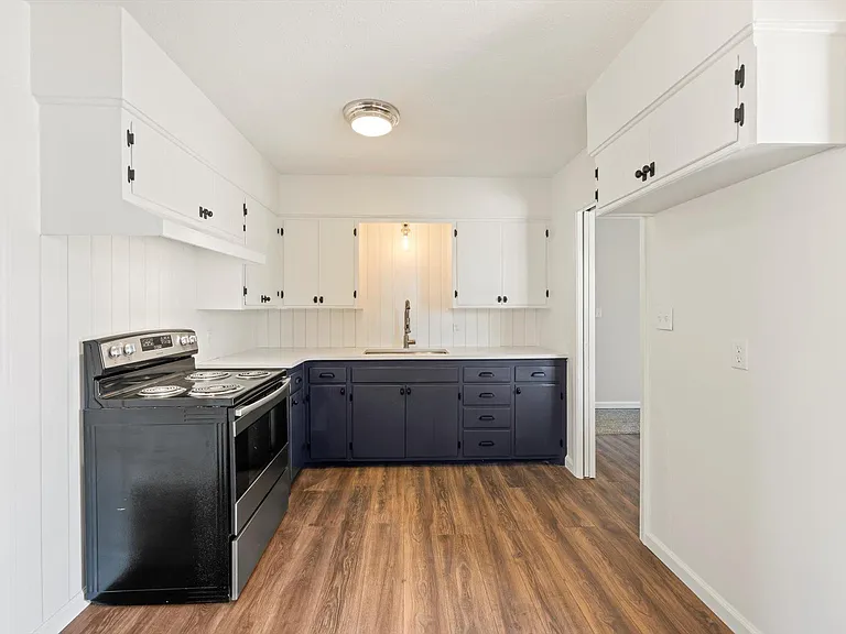2725 Kent Dr — Photo 7