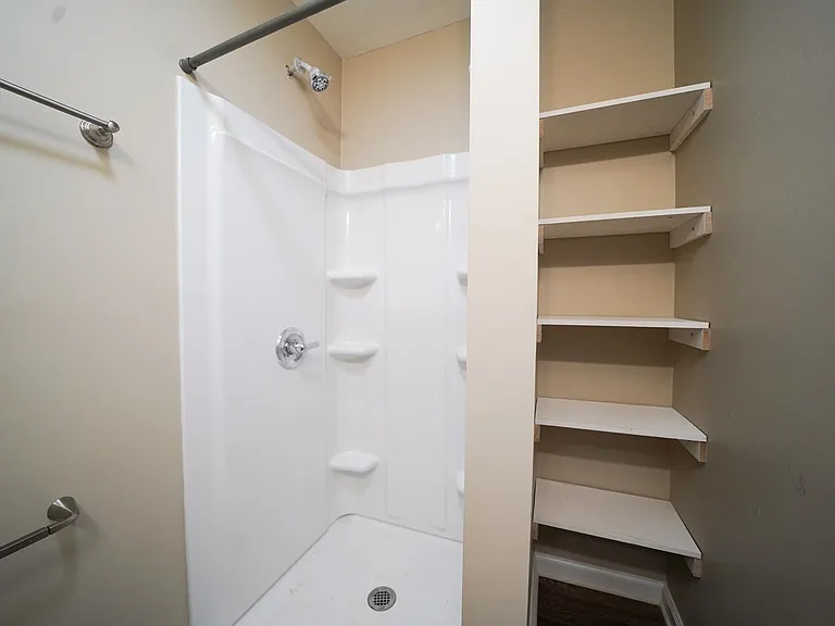 126 Mary St — Photo 10