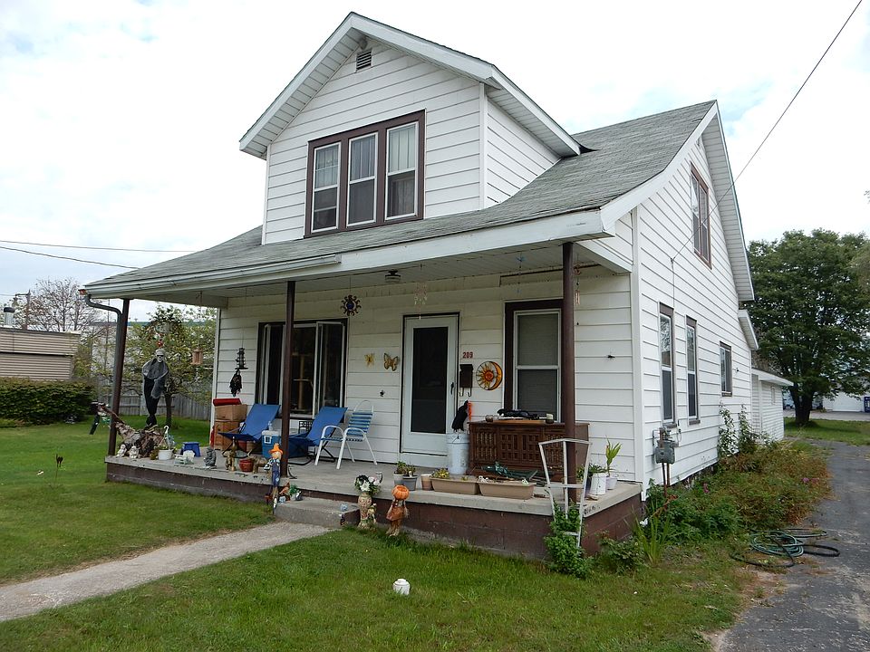 1st image of 209 Pearl St