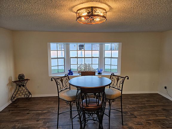 5th image of 8530 Zane Ln
