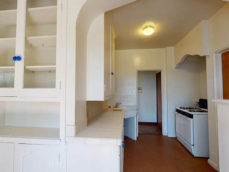 2363 Le Conte — Photo 3