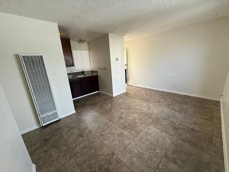 Apartment Building in North Park — Photo 15