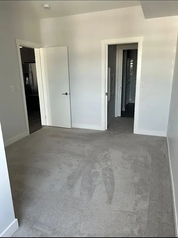 2 bed, 1000 sqft, $2,400 — Photo 3