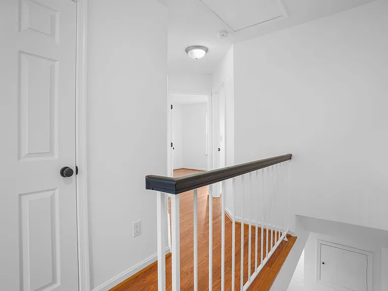 423 McDaniel Dr — Photo 10