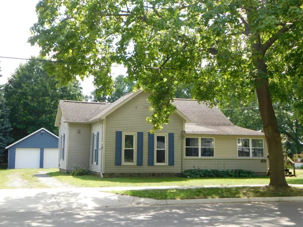 520 E Prairie St, Vicksburg, MI 49097
