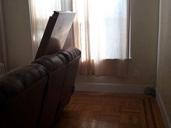 4th image of 2423 29th St APT 2