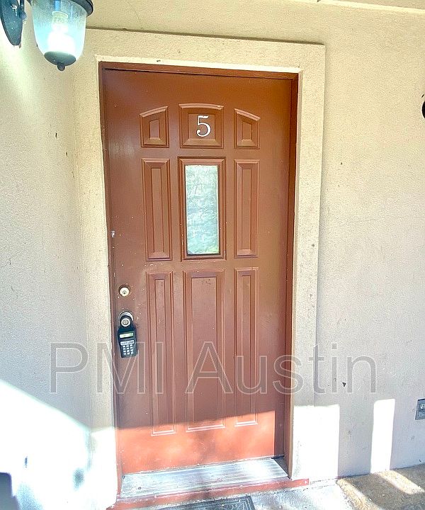 1st image of 908 N Lbj Dr APT 5