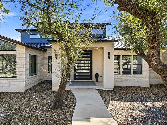 4th image of 2587 Falling Oak