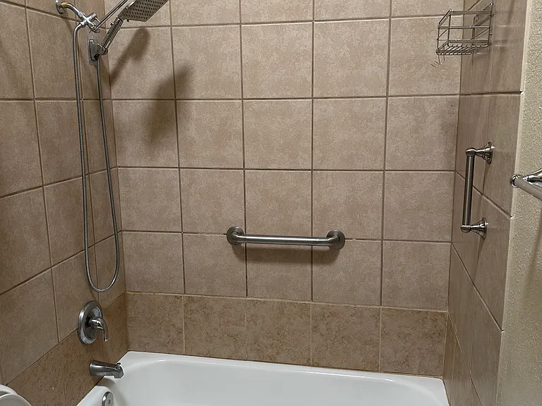 11381 Lake Erie Dr — Photo 5