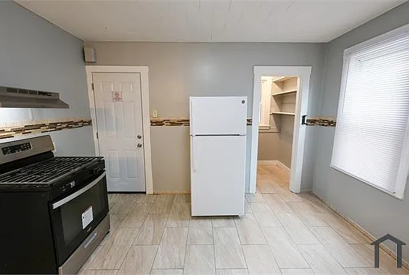 4 Standard St #2 — Photo 2