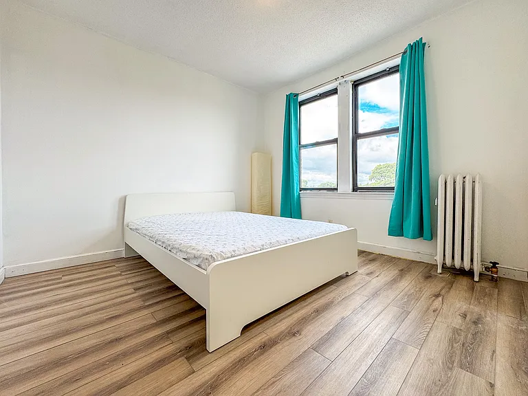 313 Summit Ave #10 — Photo 6