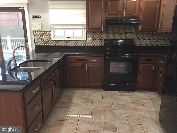5th image of 37 Settlers Way