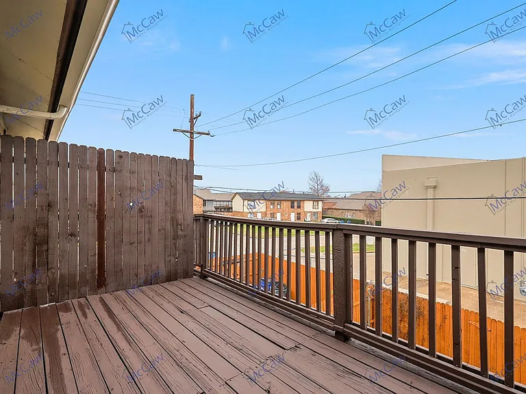800 Bluebonnet Dr #B — Photo 18