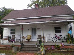 239 Woodruff St, Woodruff, SC 29388