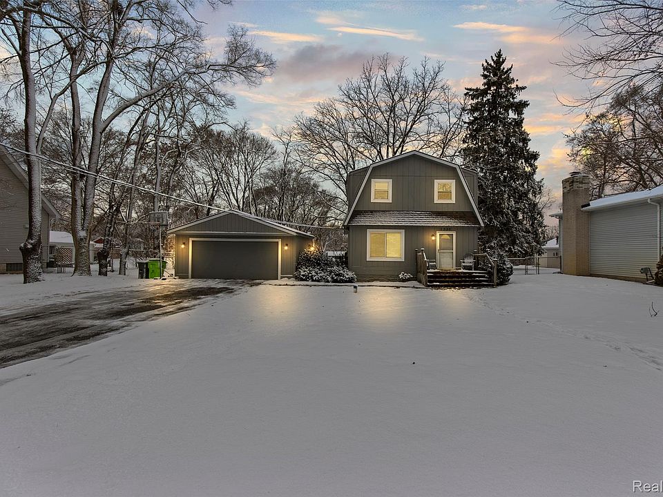 1st image of 1550 Petrolia