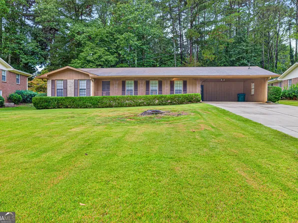 513 Midland Park Dr, Stone Mountain, GA 30087