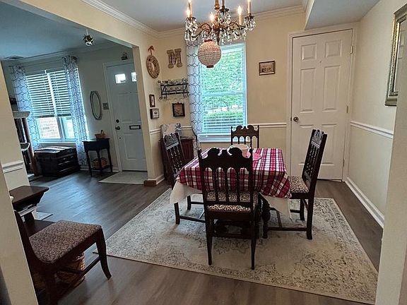 3rd image of 2039 Harbour Dr