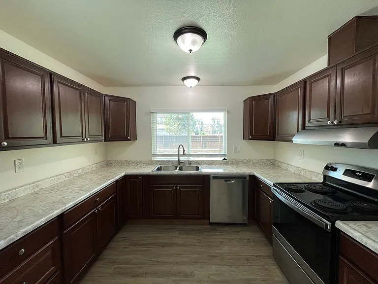 27072 Valleymont Rd — Photo 9