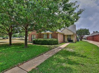 7466-7468 Coachwood Cir, Fort Worth, TX 76133