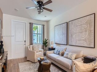 227 SW 171st Ln, Pembroke Pines, FL 33027