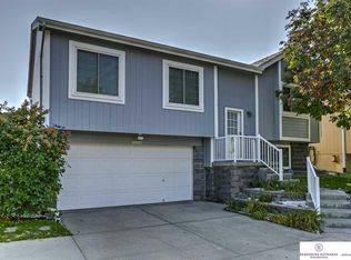 18907 R St, Omaha, NE 68135