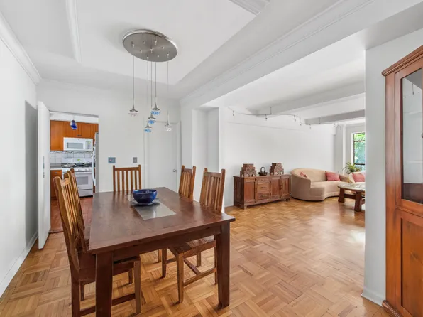 45 West 54th Street 3CD image 3 of 13
