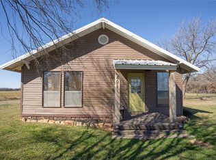 401 Thompson Ln, Lipan, TX 76462