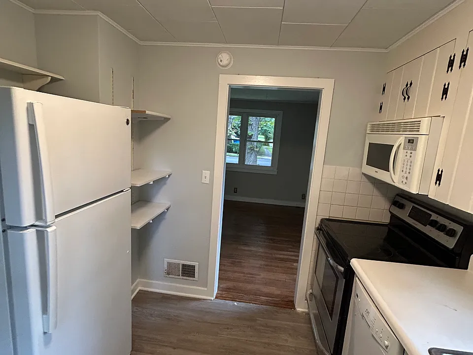 4 Elgin Ave