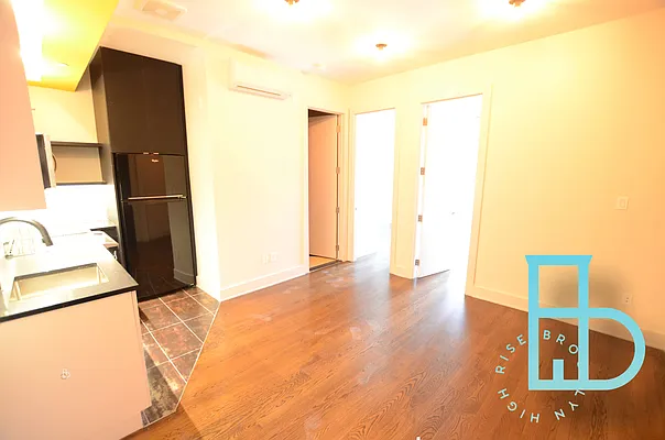 Rented by Miron Realty Group | media 7