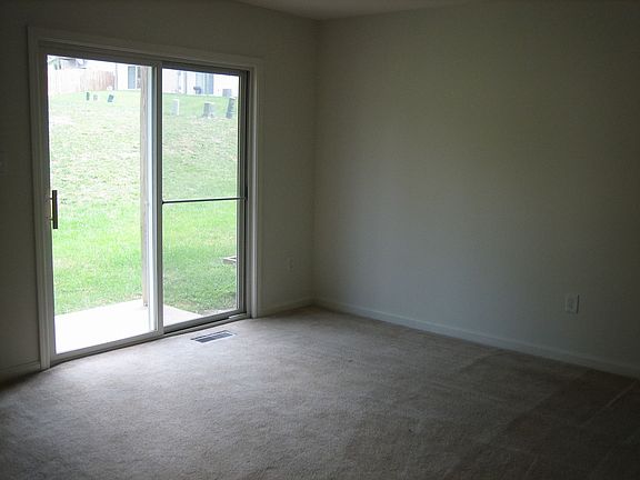 4th image of 1163 Commercial Ct