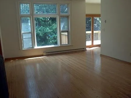 1218 Graham Ave — Photo 4