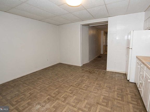 3rd image of 2103 W Ontario St
