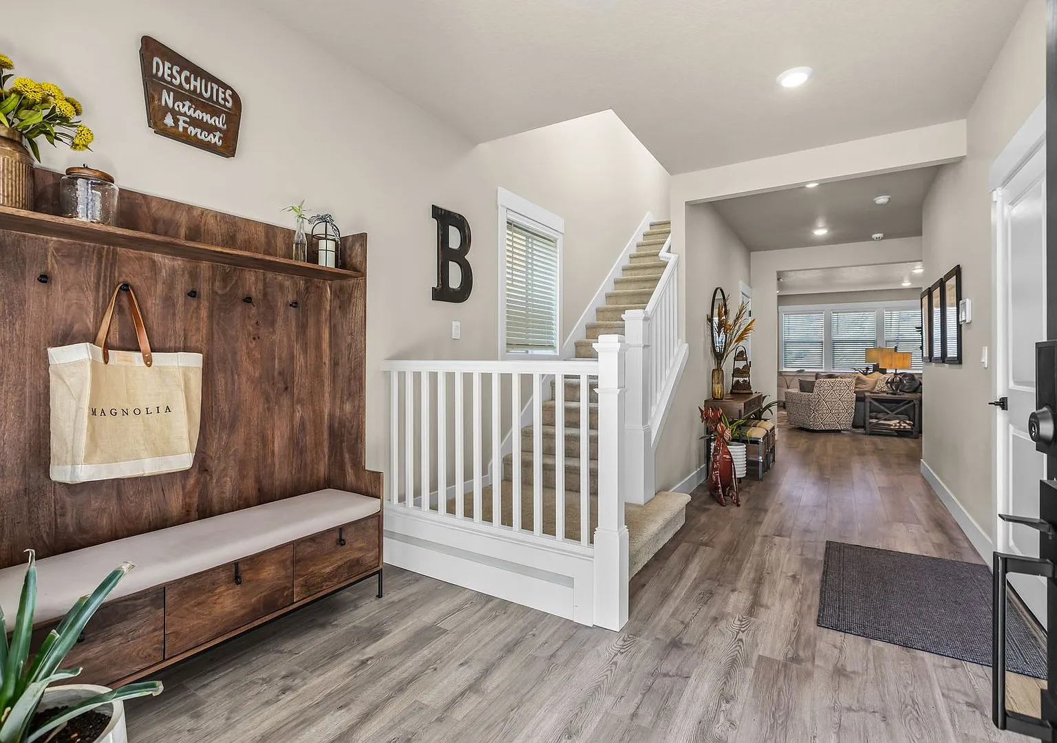 Modern 5 Bedroom Home with Bonus Room — Photo 4